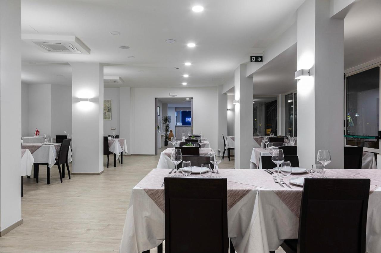Miga Hotel Grado Centro מראה חיצוני תמונה