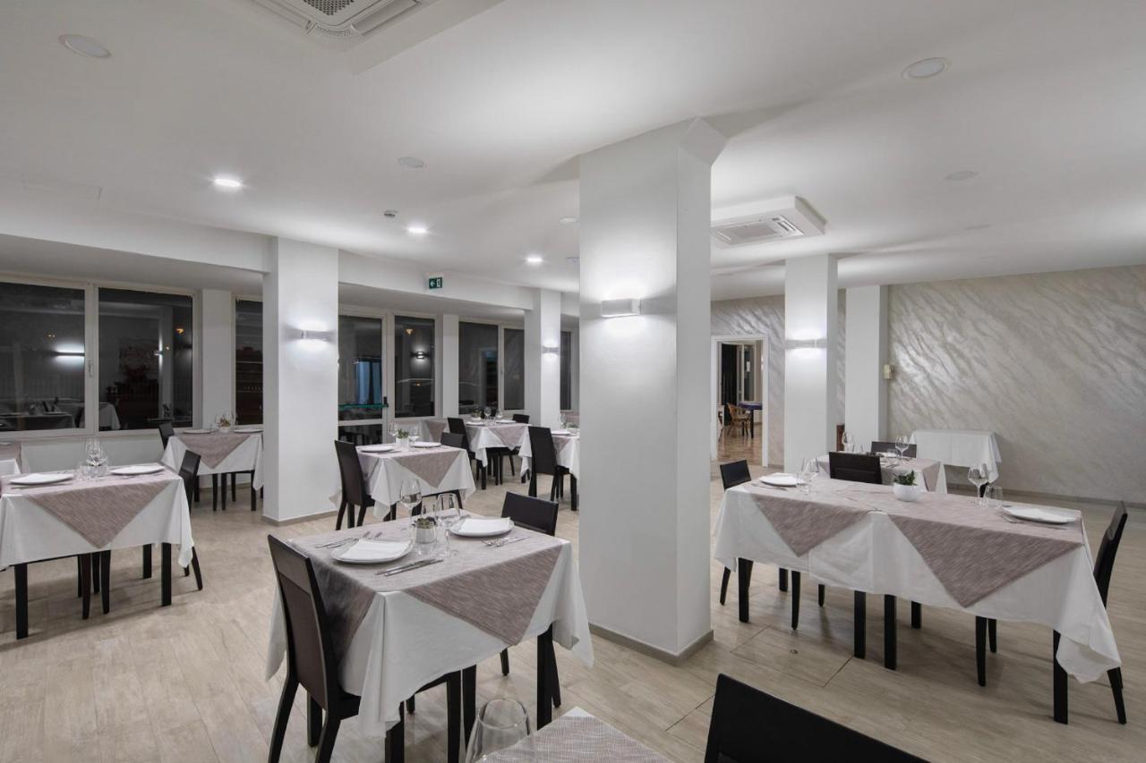 Miga Hotel Grado Centro מראה חיצוני תמונה